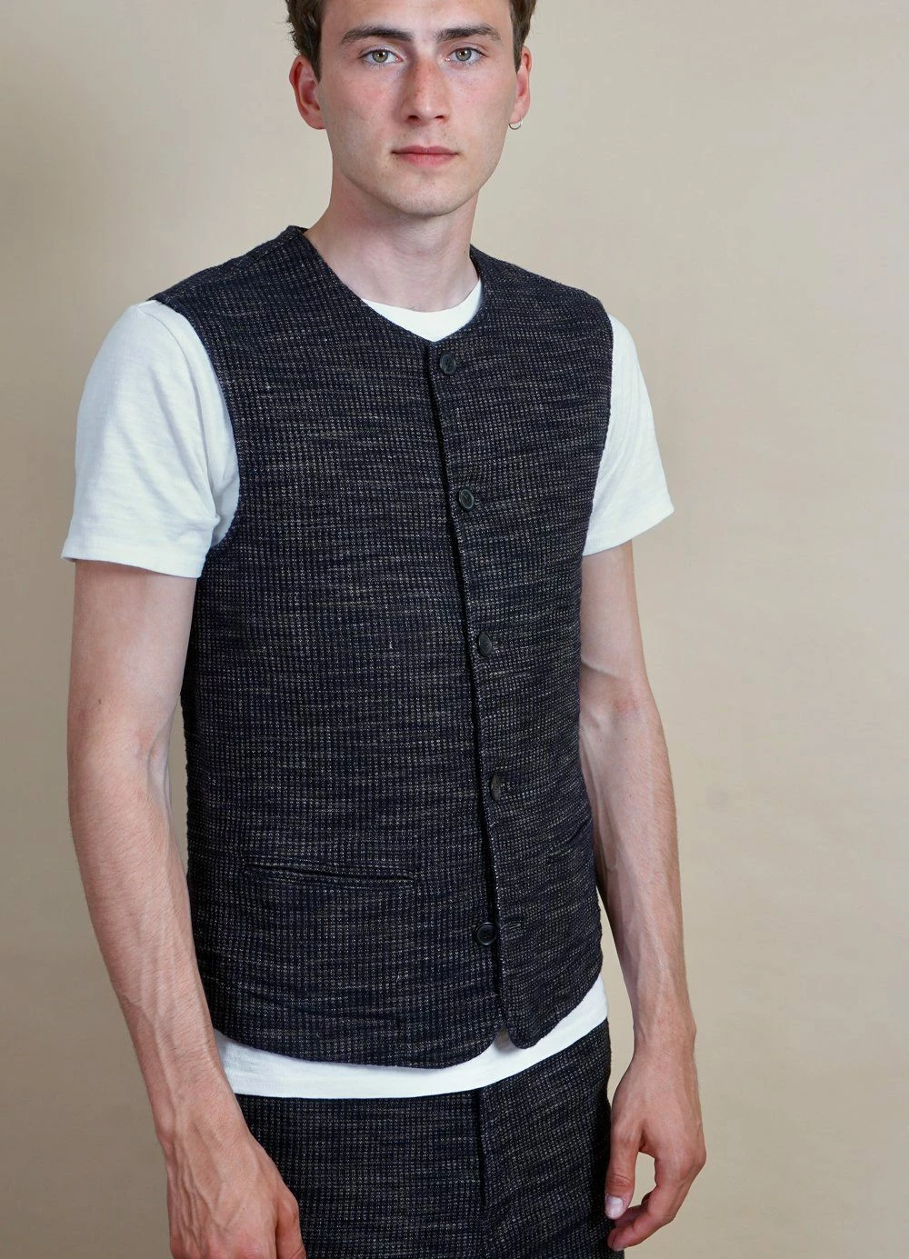 HANSEN GARMENTS BEN | Crew Neck Waistcoat | Black Hemp - Image 2